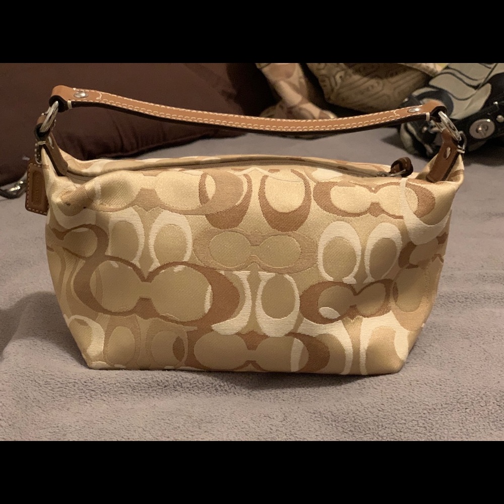 Authentic coach handbag - Picture 3 of 3